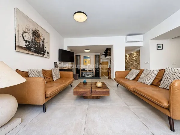Maison 5 pièces 215 m²