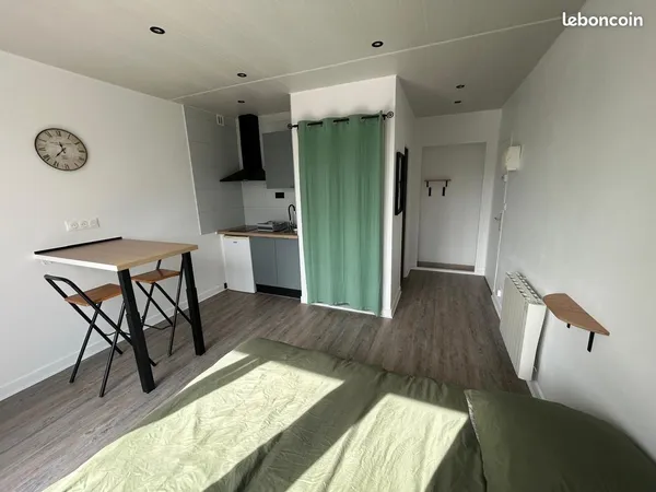 Studio avec terrasse
