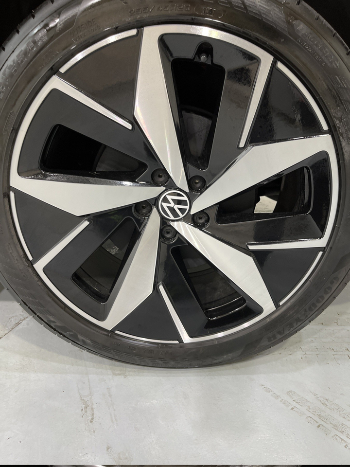 Volkswagen ID.4 — photo 32