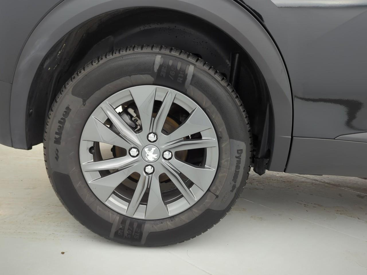 Peugeot 2008 puretech 130 s&s eat8 style — photo 32
