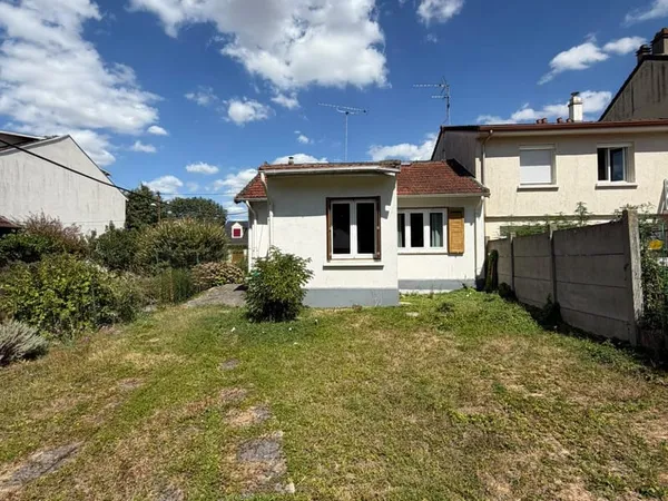 Maison 2 pièces + bureau avec jardin et garage sur 510m2 de jar