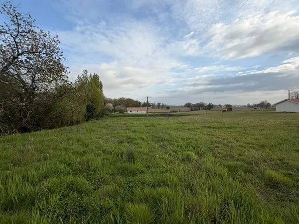 Terrain 1568 m²