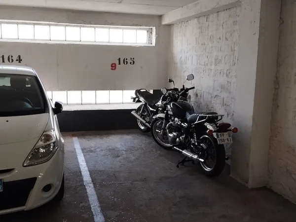 Location parking moto/scooter paris 12