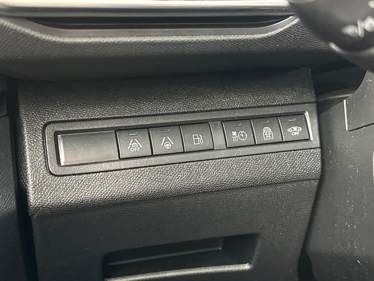 Peugeot 3008 hybrid 225 e-eat8 allure business — photo 17