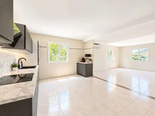 Proche centre ville de Vence appartement 3 pièces 85 m2 réno