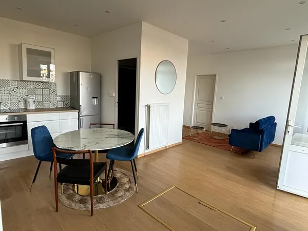Loue Joli T2 - 48m² - Proximité Steel - Meubles neufs - Stationnement gratuit - Saint-Étienne (42)