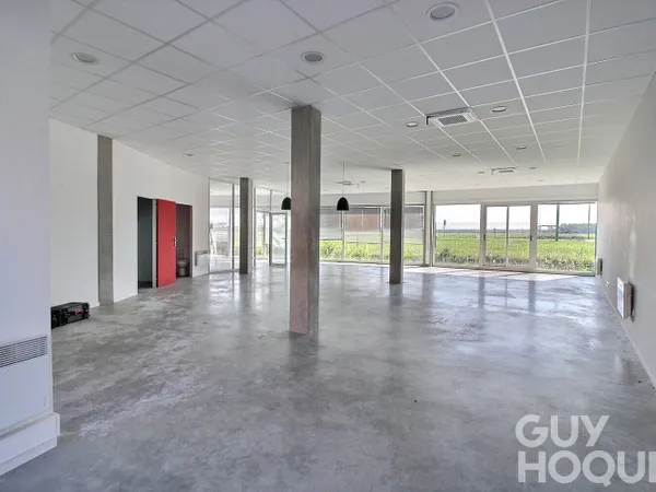 Local commercial Gazeran 155 m2