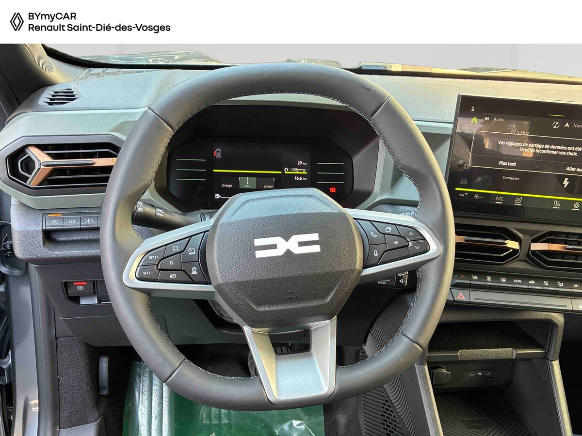 Dacia Duster Hybrid 155 — photo 10