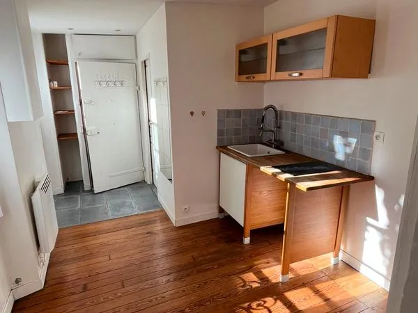 VERSAILLES - SAINT-LOUIS - STUDIO 22 m² - LOCATION VIDE