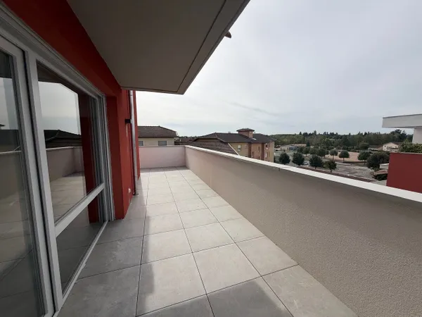 PERONNAS T2 neuf avec vaste terrasse et garage
