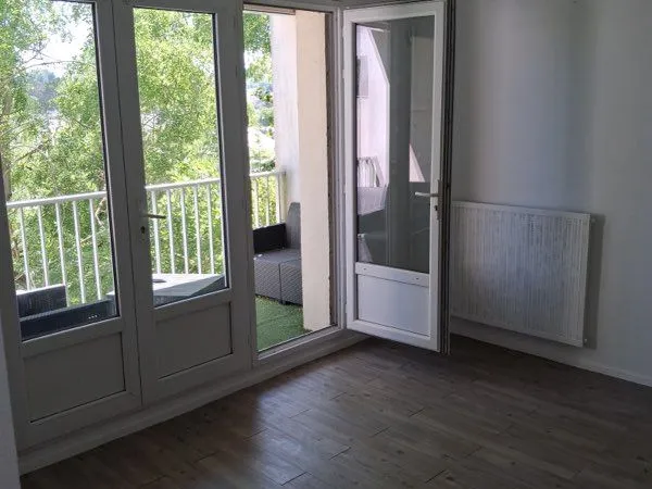 Apparemment Rue du Coteau