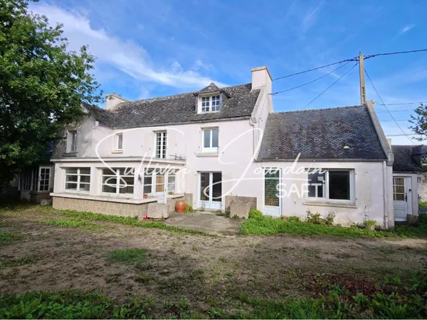 Maison 215 m² à rénover — Gros potentiel à Henvic.