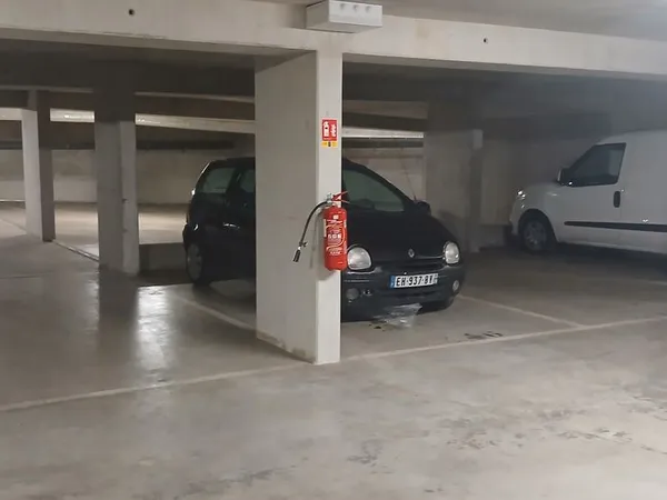 Place de parking à Bobigny (ligne 5)
