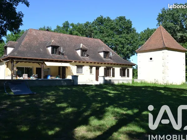 Propriété 5 pièces 225 m²