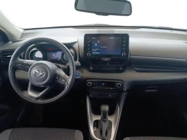 Toyota Yaris 116h design 5p my22 — photo 11