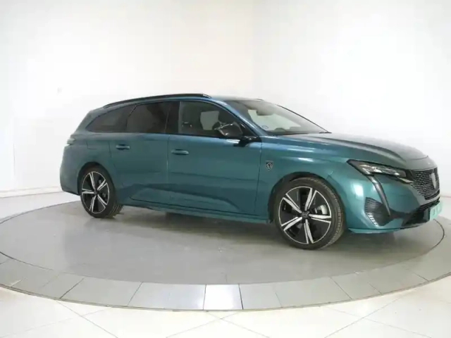 Peugeot 308 sw phev 180 e-eat8 — photo 4