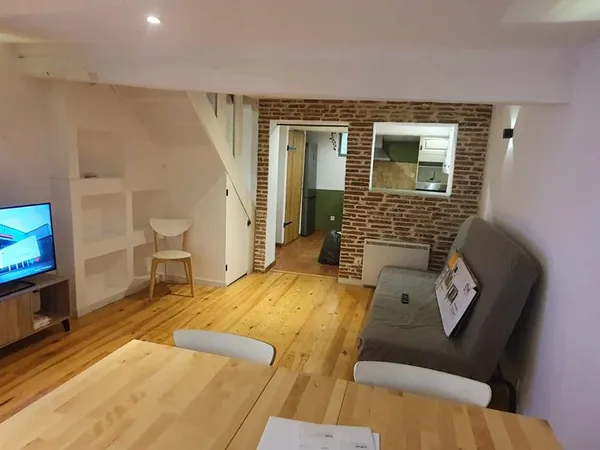 Charmant T3 meublé 60 m² - Rue piétonne - 540 HC