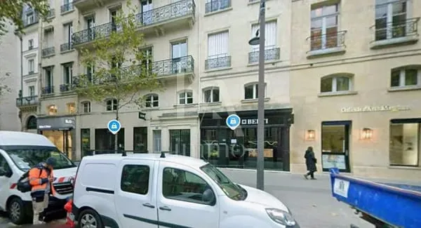 Location pure sur le boulevard Saint-Germain