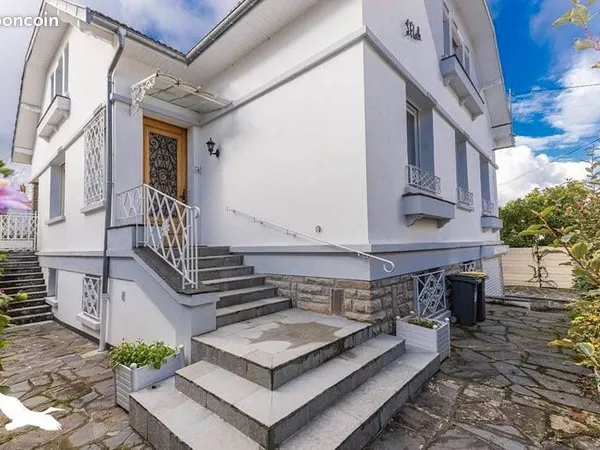 Villa 11 pièces 284 m²