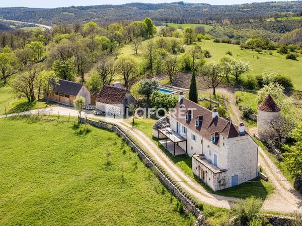 Propriété équestre Carlucet 5 pièce(s) 200 m2 sur 8hectares
