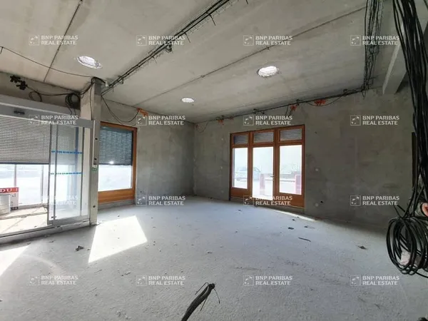 Local professionnel 210 m²