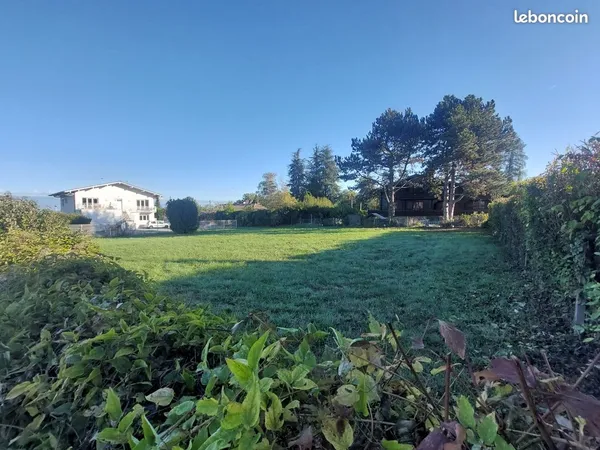 Sciez - terrain constructible 1 087 m² - permis 4 logements t4 - proche lac léman