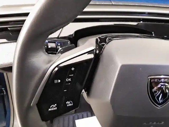 Peugeot 5008 hybrid 136 e-dcs6 — photo 27