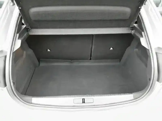 Peugeot 208 puretech 100 s&amp;s eat8 — photo 11