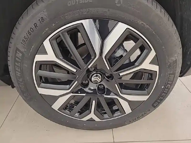 Citroën C4 hybride 145 ch e-dcs6 — photo 13