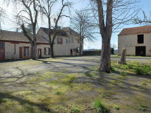 Maison 15 pièces 350 m²