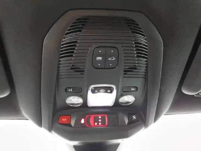 Peugeot 3008 hybrid4 300 e-eat8 — photo 36