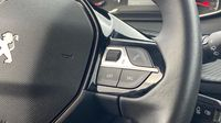 Peugeot 2008 1.2 PureTech 130ch S&S Allure Pack — photo 16