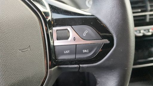 Peugeot 208 1.2 PureTech 100 - Allure – 2022 – 47629 km – Essence – Boîte Manuelle — photo 7