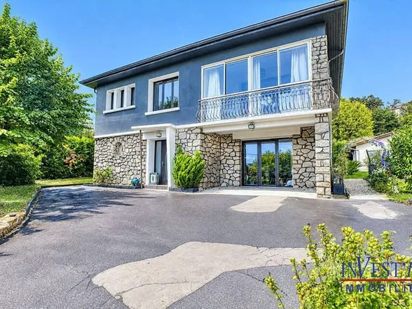 Maison de plain-pied 6 pièces 181 m²