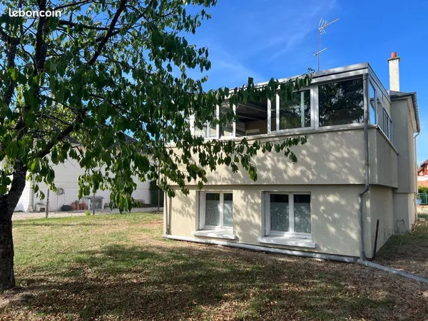 Maison avec jardin clos de 720m2