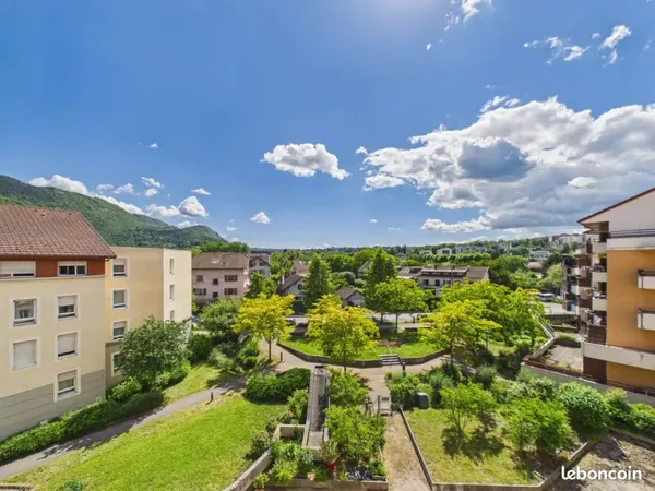 Annecy centre - t4/t5 de 87 m² - vue panoramique - terrasse - parking - faibles charges