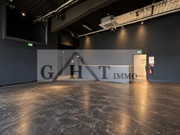 À LOUER STOCKAGE DE 200 M² AU R+1