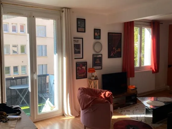 Appartement T2 rénové 50 m² avec balcon et parking meublé- Besançon
