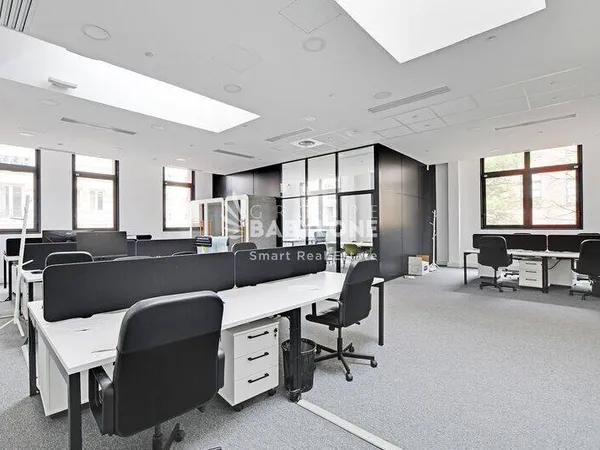 Bureaux 734 m²