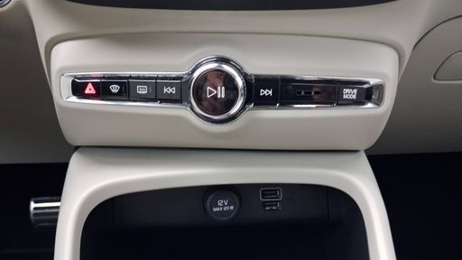 Volvo XC40 2.0 D3 150 BVA - Momentum – 2019 – 111036 km – Diesel – Boîte Automatique — photo 5