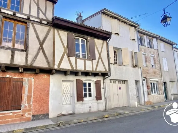 En EXCLUSIVITÉ - Maison de ville de caractère à VILLENEUVE-SUR-LOT