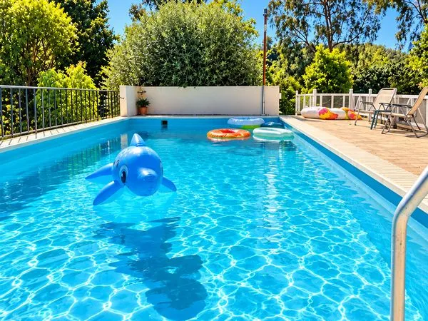 Appartement meublé au mois a Saint‑Raphaël Calme et piscine aucun vis a vie dans la nature