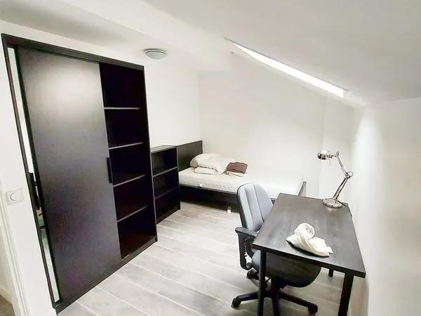 Colocation dans une grande maison entre CDG et Paris