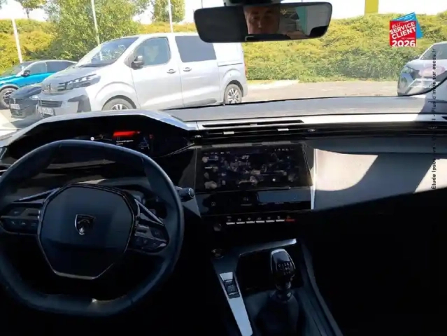 Peugeot 308 1.2 puretech 130ch s&amp;s allure — photo 30