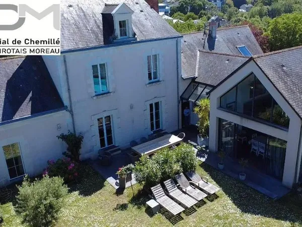 Maison 279 m²