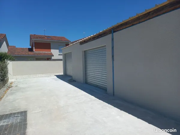 Parking/box 26 m² Roques