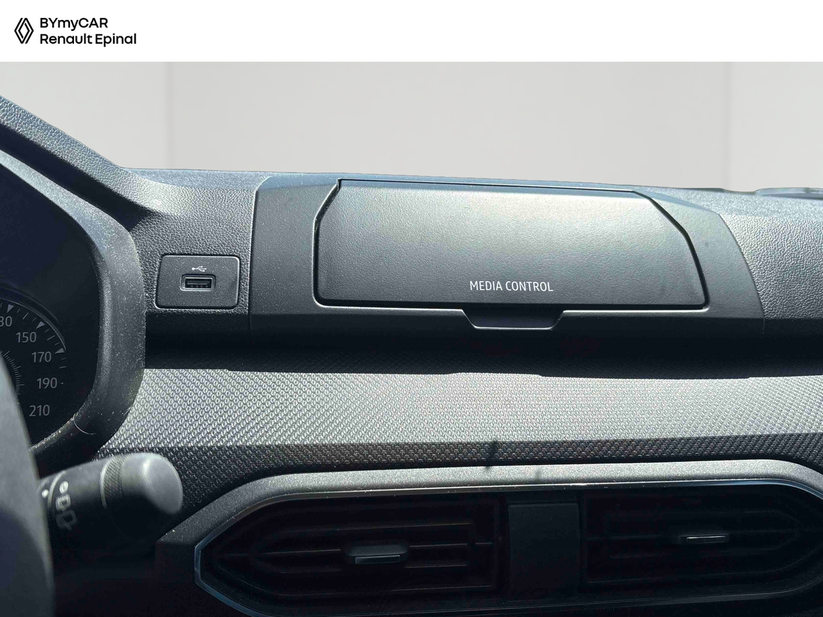 Dacia Sandero SCe 65 — photo 16