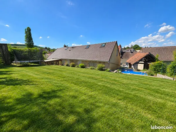 Grande maison familiale rénovée - 340 m² - 7 chambres - terrain 976 m² - Troissy