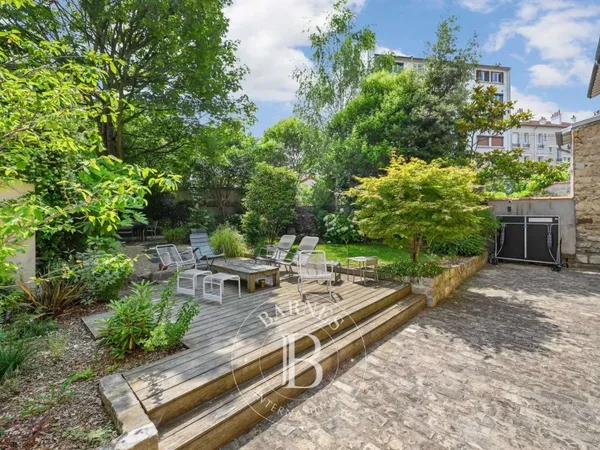 Maison 9 pièces 379 m²