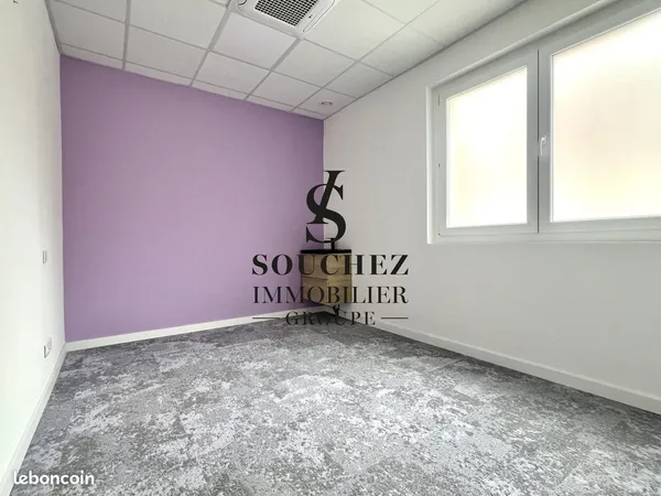 Local 20 m² Lens